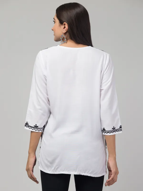 White-Straight_Kurti