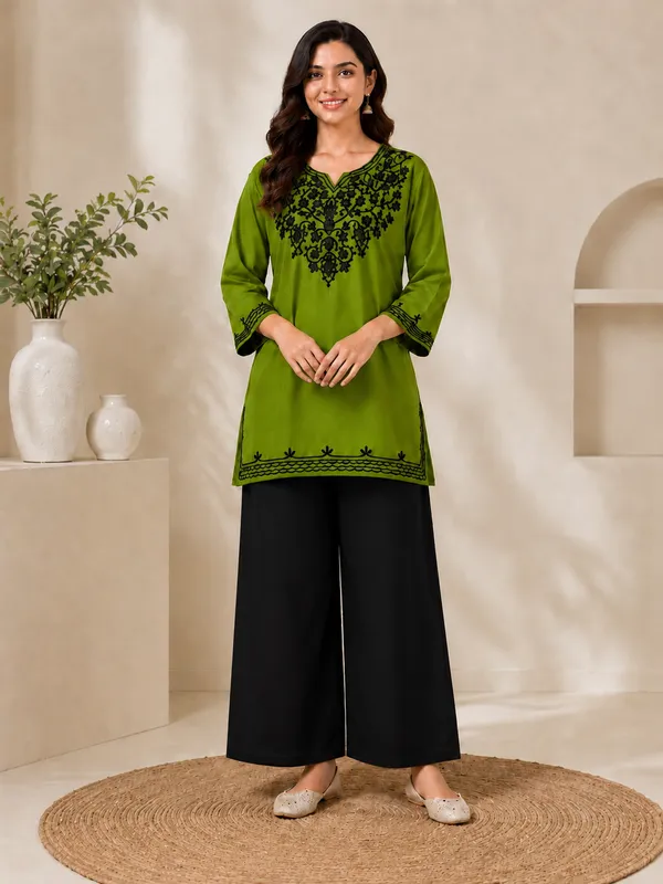 Green_Embroidered_Straight_Kurta_Set_for_Women