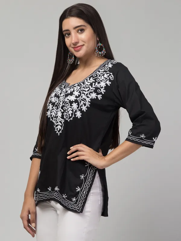 Black-Straight_Kurti