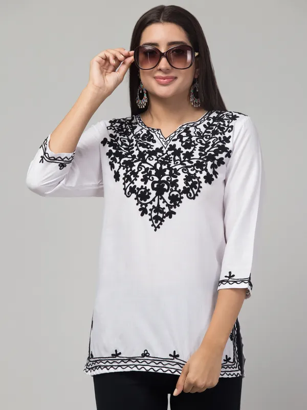 White-Straight_Kurti