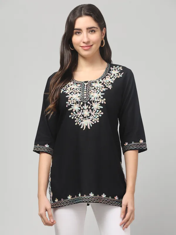 Black_Embroidered_Straight_Kurta_for_Women