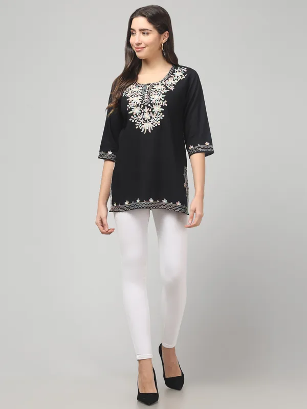 Black_Embroidered_Straight_Kurta_for_Women