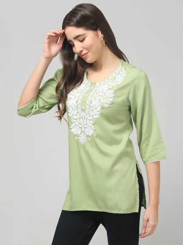 Green_Embroidered_Straight_Kurta_for_Women