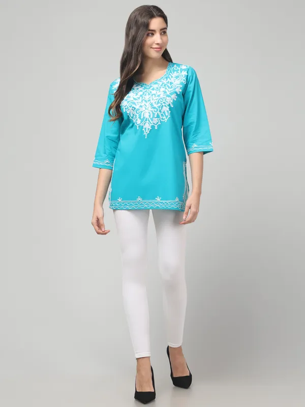 Turquoise_Embroidered_Straight_Kurti_for_Women