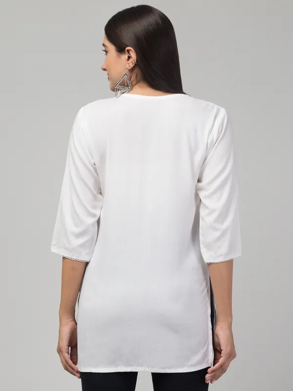 White_Floral_Straight_Kurti_for_Women