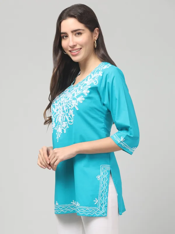 Turquoise_Embroidered_Straight_Kurti_for_Women