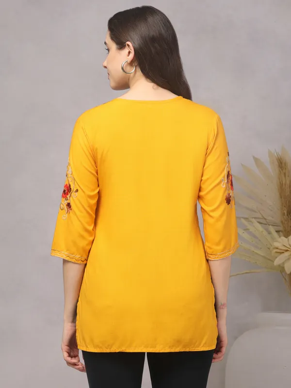 Yellow_Embroidered_Straight_Kurti_for_Women