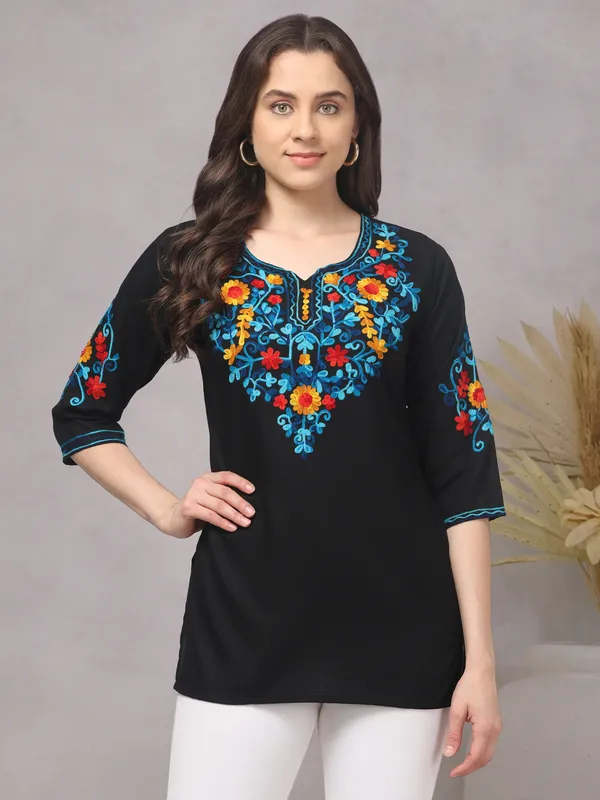 Black-Straight_Kurti