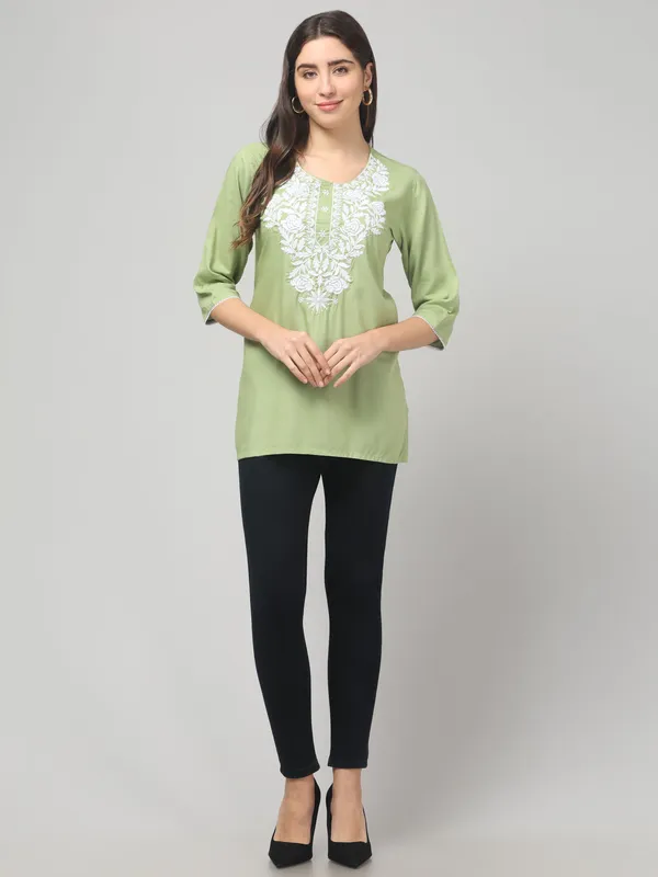 Green_Embroidered_Straight_Kurta_for_Women