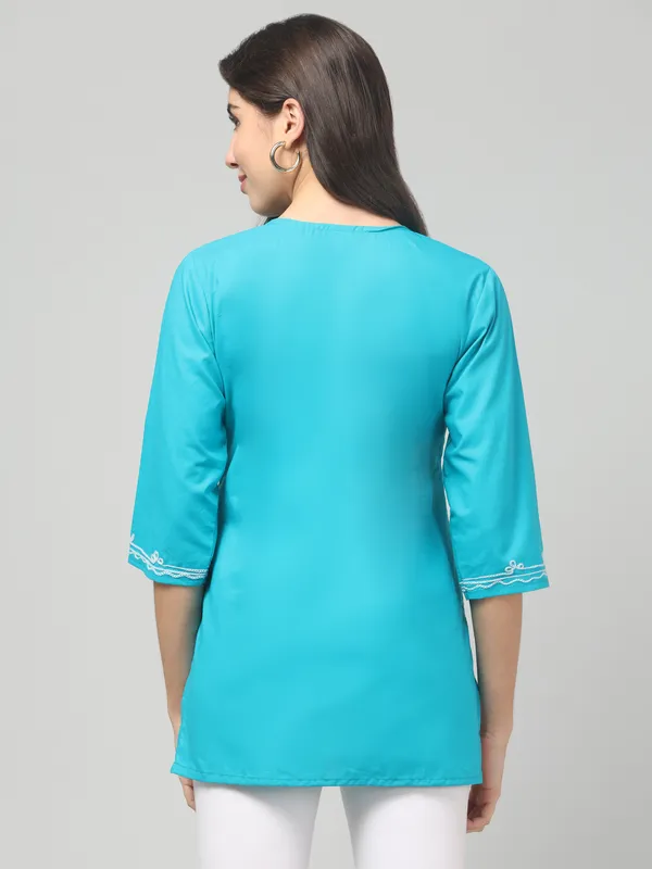 Turquoise_Embroidered_Straight_Kurti_for_Women
