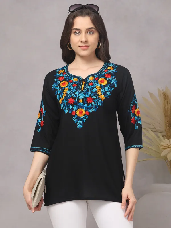 Black-Straight_Kurti