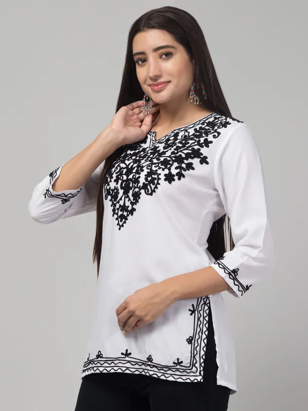 White-Straight_Kurti