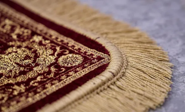 Vs_Home_Living_Pooja_Aasan_Mat_For_Sitting_Curved_Edge_Premium_Prayer_Mat_With_Decorative_Fringe_Border_Soft_Fabric_Chowki_Mat_For_Mandir_Meditation_Floor_Seating_Maroon_Gold_45_X_45_Cm