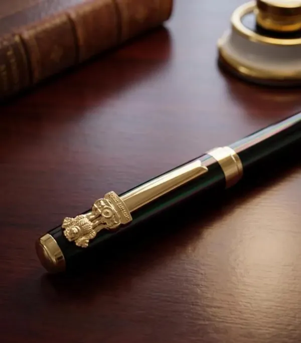 Montblank_Ashoka_Emblem_Brass_Roller_Pen_Black_Gold