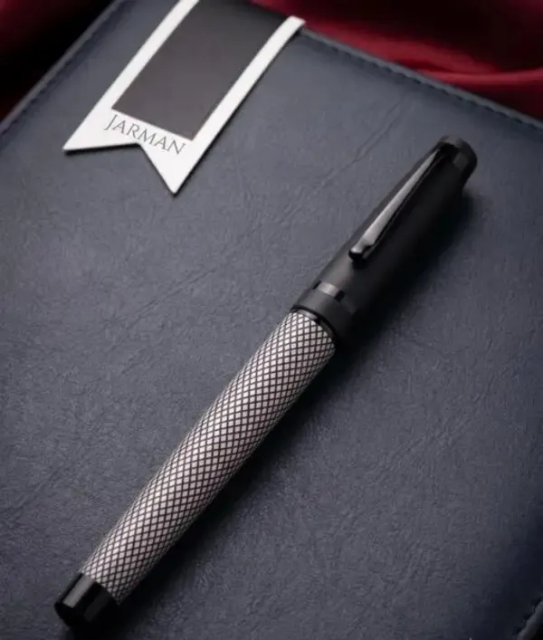 Montblank_Ruby_Checks_Diamond_Top_Brass_Rollerball_Pen_Black