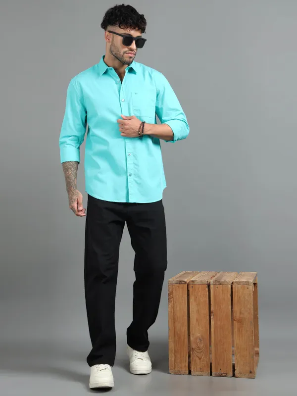 Tom_Mackler_Men_Solid_Casual_Light_Blue_Shirt