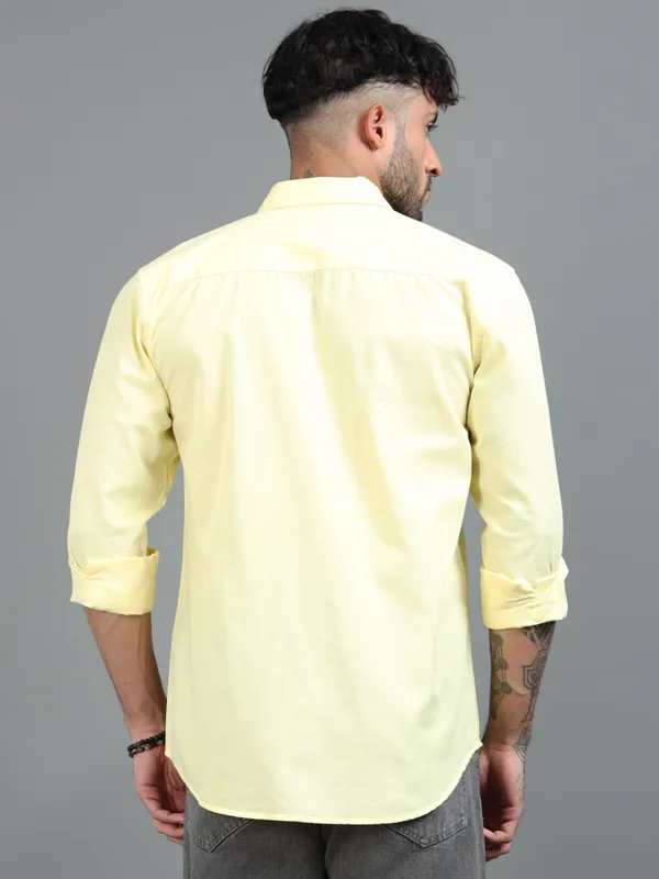 Tom_Mackler_Men_Solid_Casual_Yellow_Shirt
