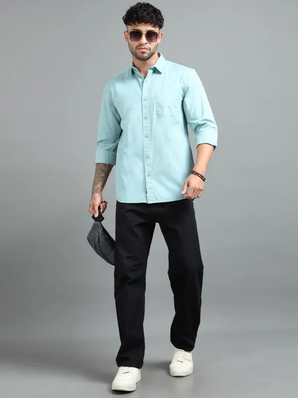 Tom_Mackler_Men_Solid_Casual_Blue_Shirt
