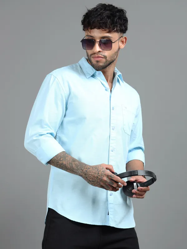 Tom_Mackler_Men_Solid_Casual_Light_Blue_Shirt