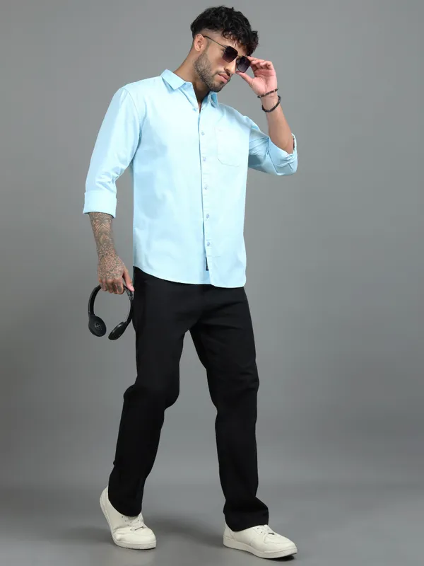 Tom_Mackler_Men_Solid_Casual_Light_Blue_Shirt