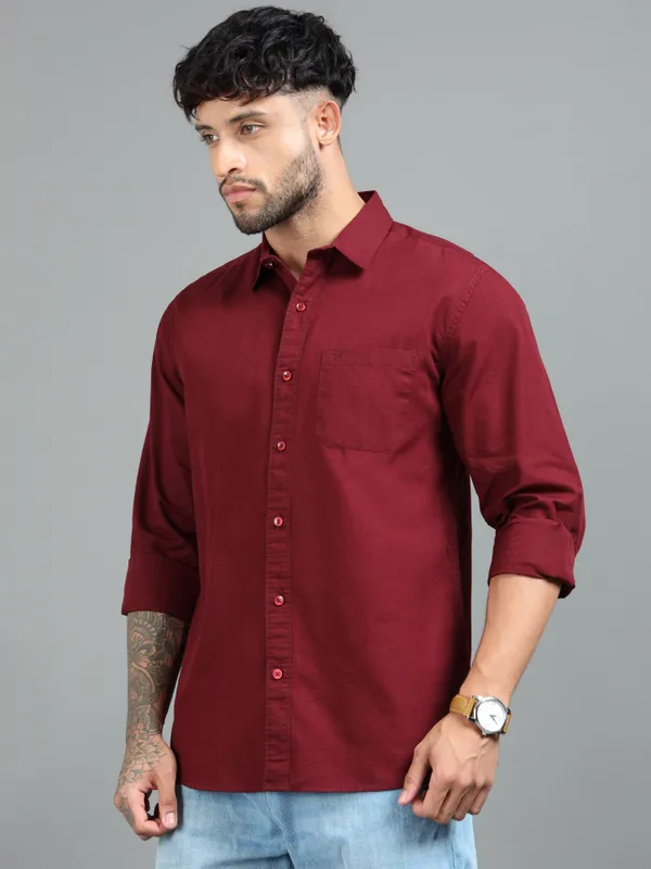 Tom_Mackler_Men_Solid_Casual_Maroon_Shirt