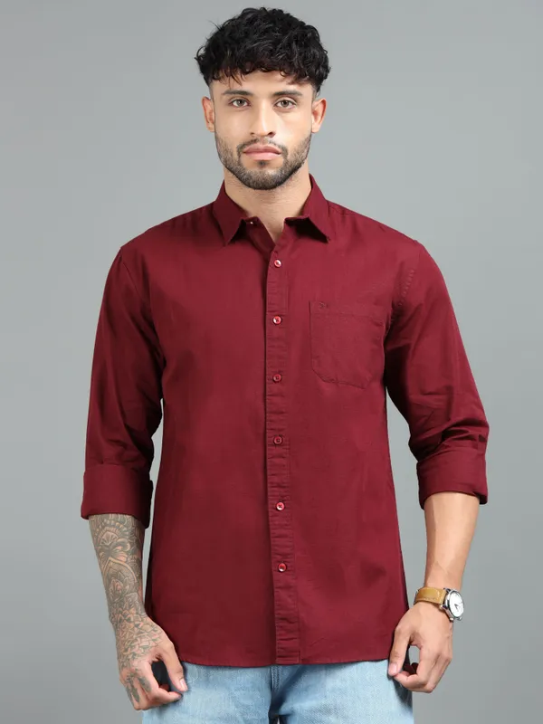Tom_Mackler_Men_Solid_Casual_Maroon_Shirt