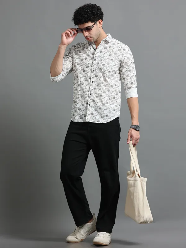 Tom_Mackler_Men_Printed_Casual_White_Shirt