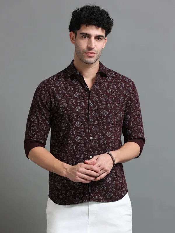 Tom_Mackler_Men_Printed_Casual_Maroon_Shirt