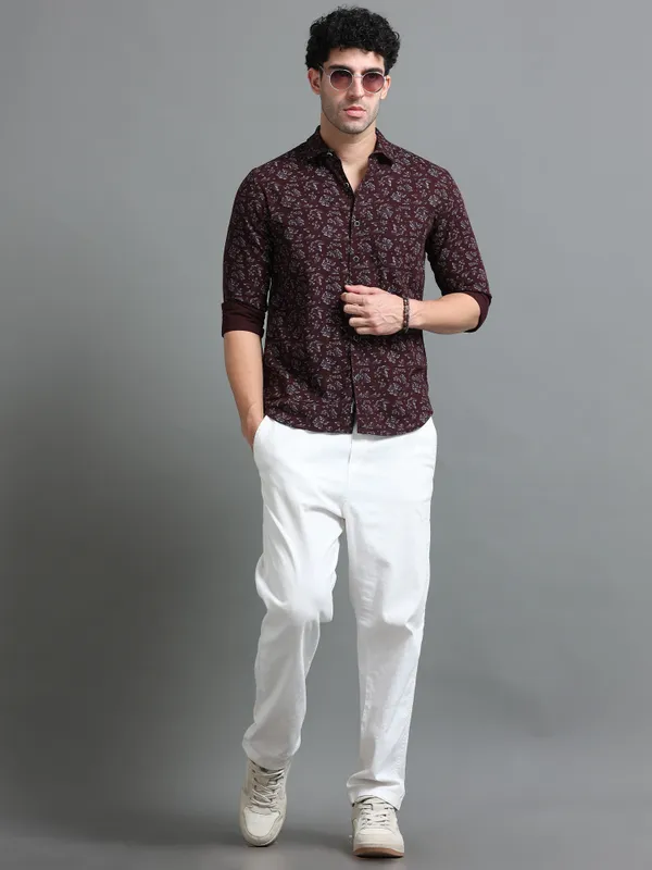 Tom_Mackler_Men_Printed_Casual_Maroon_Shirt