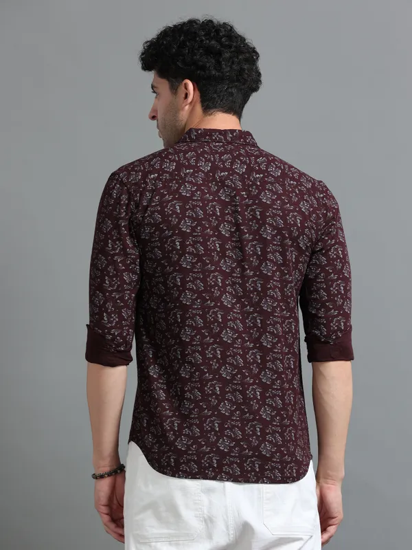 Tom_Mackler_Men_Printed_Casual_Maroon_Shirt
