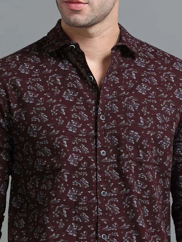 Tom_Mackler_Men_Printed_Casual_Maroon_Shirt