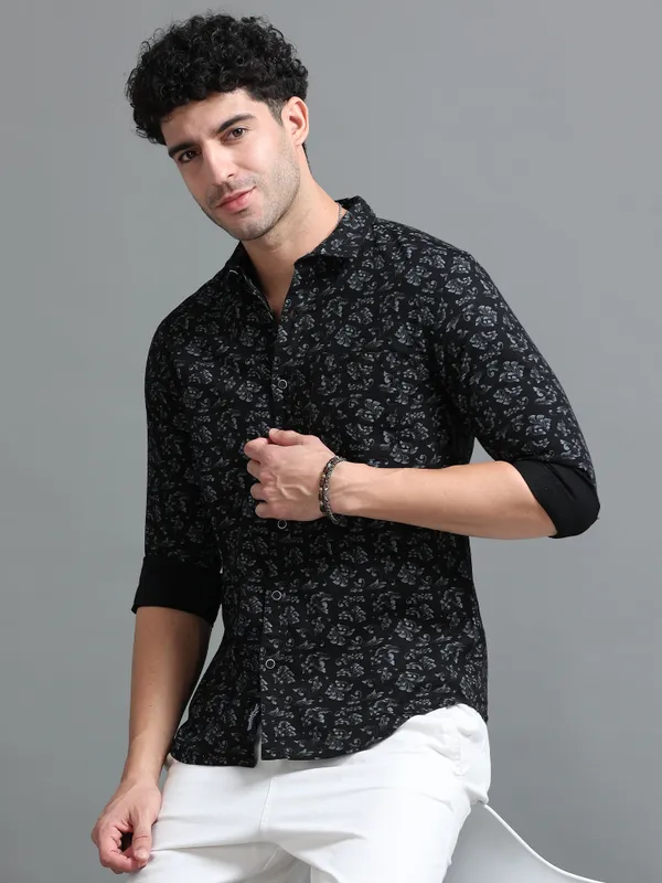 Tom_Mackler_Men_Printed_Casual_Black_Shirt