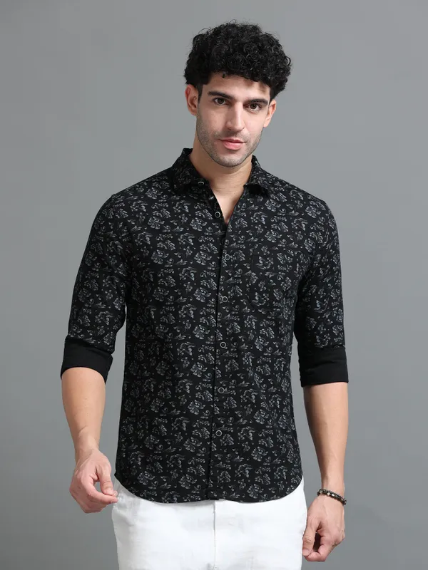 Tom_Mackler_Men_Printed_Casual_Black_Shirt