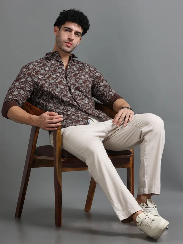 Tom_Mackler_Men_Printed_Casual_Maroon_Shirt