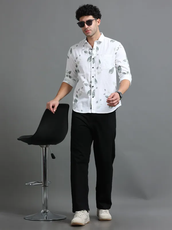 Tom_Mackler_Men_Printed_Casual_White,_Light_Green_Shirt