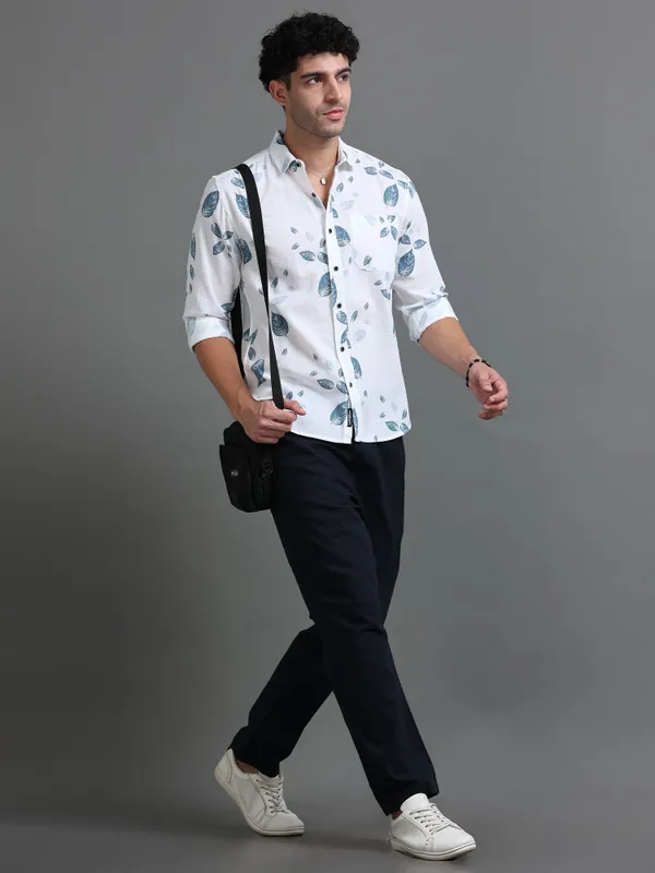 Tom_Mackler_Men_Printed_Casual_White,_Blue_Shirt