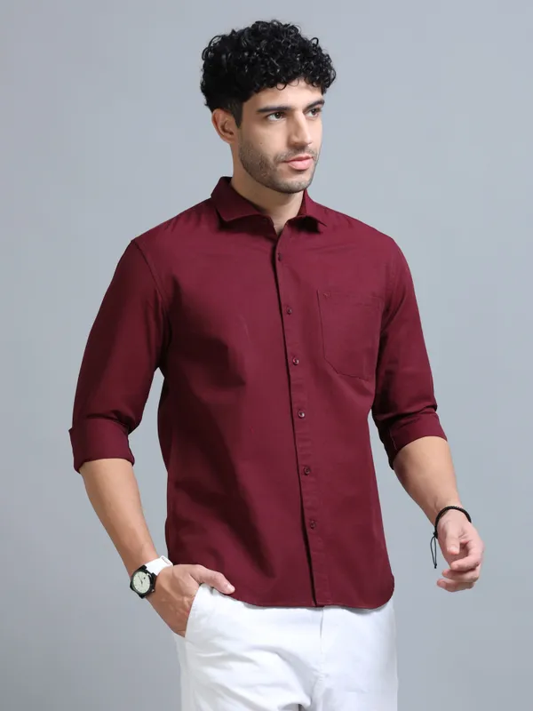 Tom_Mackler_Men_Solid_Casual_Maroon_Shirt