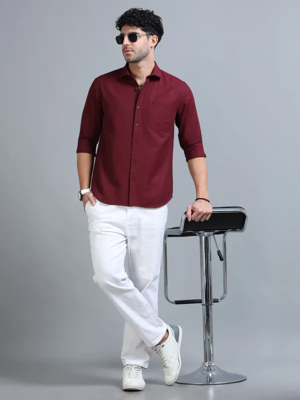 Tom_Mackler_Men_Solid_Casual_Maroon_Shirt