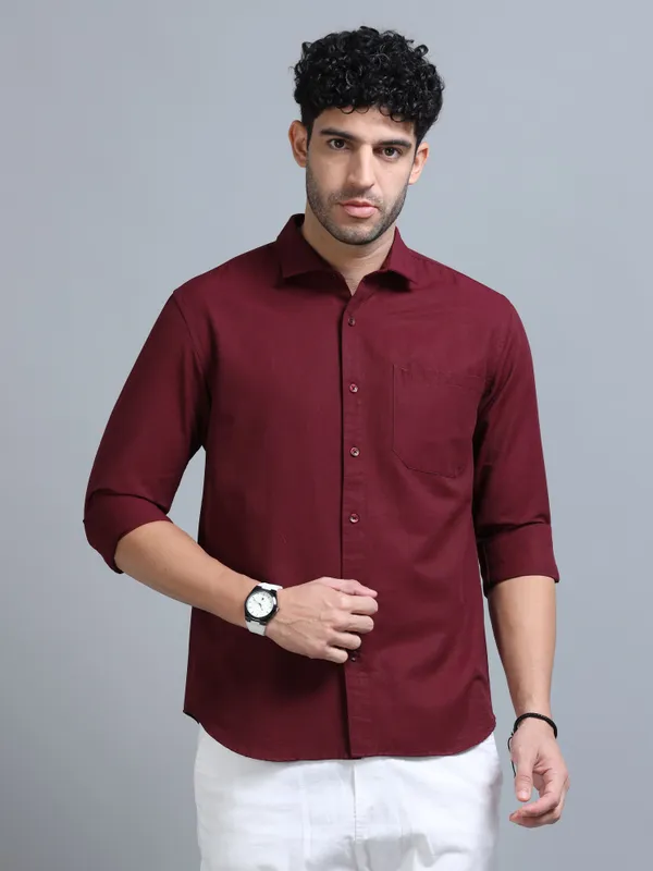 Tom_Mackler_Men_Solid_Casual_Maroon_Shirt