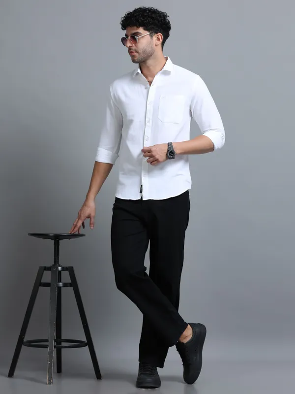 Tom_Mackler_Men_Solid_Casual_White_Shirt