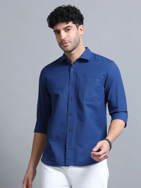 Tom_Mackler_Men_Solid_Casual_Blue_Shirt