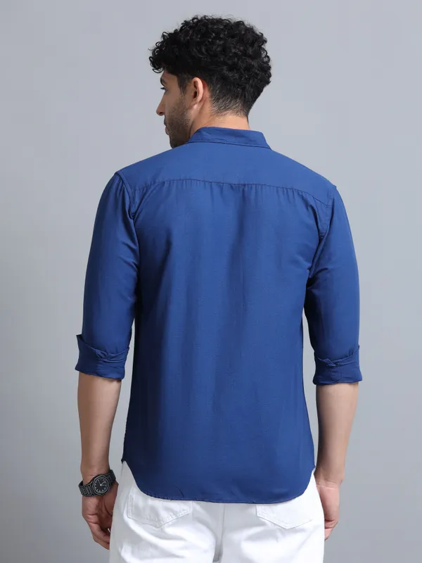 Tom_Mackler_Men_Solid_Casual_Blue_Shirt