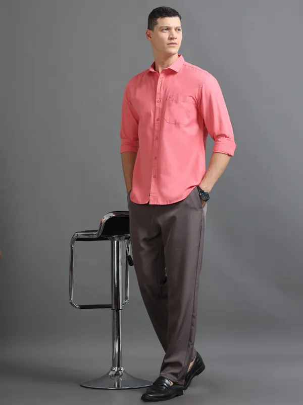 Tom_Mackler_Men_Solid_Casual_Pink_Shirt