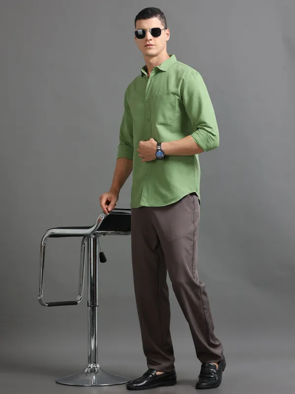 Tom_Mackler_Men_Solid_Casual_Green_Shirt