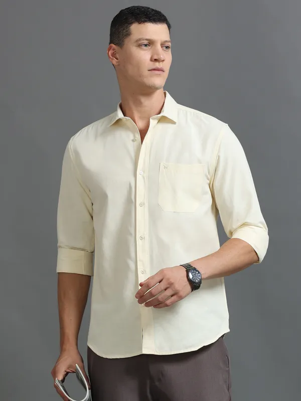 Tom_Mackler_Men_Solid_Casual_Yellow_Shirt