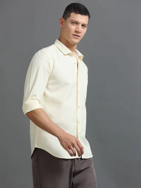 Tom_Mackler_Men_Solid_Casual_Yellow_Shirt
