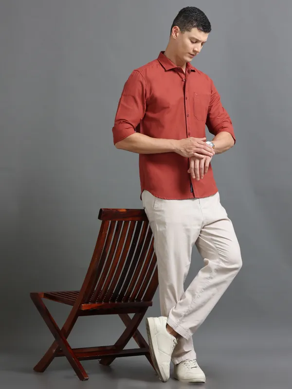 Tom_Mackler_Men_Solid_Casual_Red_Shirt