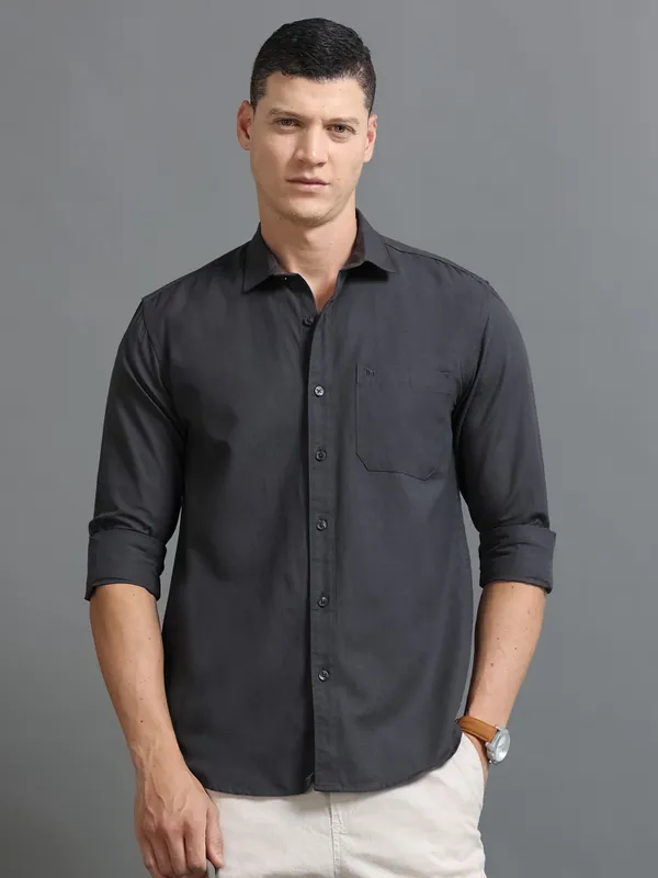 Tom_Mackler_Men_Solid_Casual_Dark_Blue_Shirt
