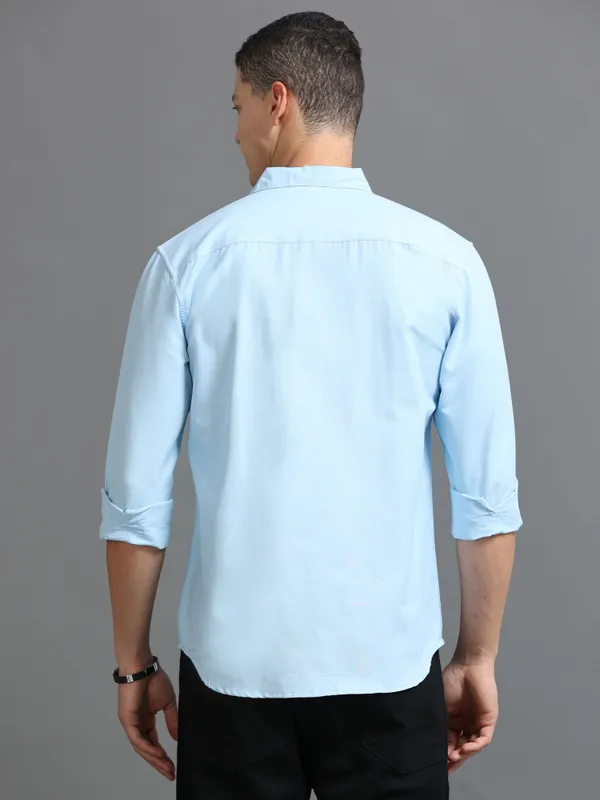 Tom_Mackler_Men_Solid_Casual_Light_Blue_Shirt