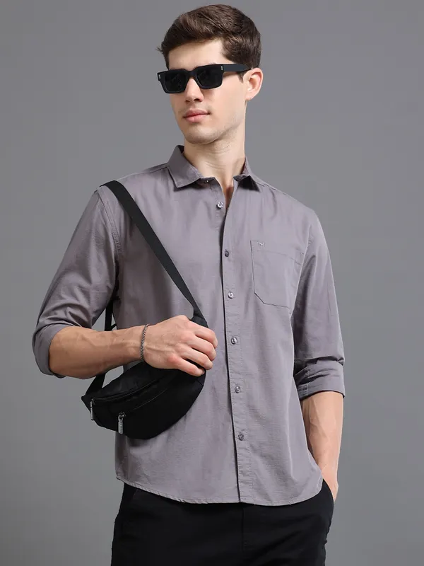 Tom_Mackler_Men_Solid_Casual_Grey_Shirt